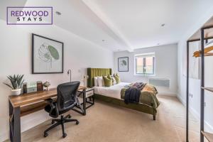 Quality Serviced Apartments in Camberley Town Centre, Free WiFi By Redwood Stays