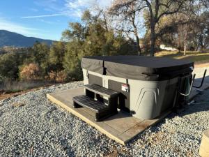 New Construction - A-frame - Hot Tub - HIGH END