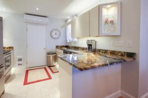 Community Perks and Beach Access Plattsburgh Gem