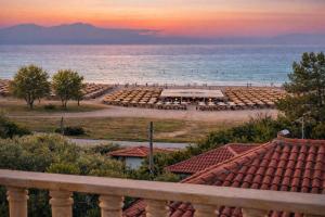 Heraklia villa sea view pool & jacuzzi