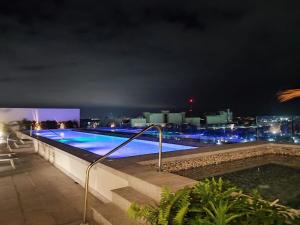 Departamento moderno de 2 recámaras con alberca en Nuevo Vallarta