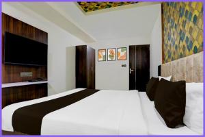 Hotel Prasadam Premium Near Vishwanath Temple