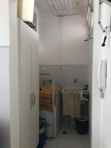 Pitangueiras Apartment, great location, oceanfront