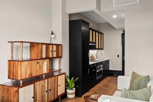 Freeman 602 by Rove - Condo with Shared Amenities