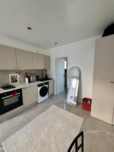 Nouveau appartement carré dor