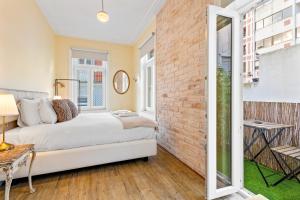 1898 Home & Suites