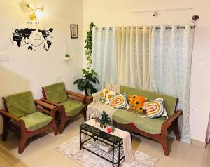 Stay at Sakhis, 2BHK spacious Flat, 5 mins to Anjuna beach
