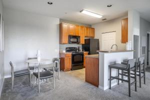 Landing Amazing 2BD Gym Courtyard