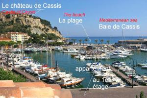 Appartement Cassis 50 m2, en 1ère ligne sur le port, Vue mer, WiFi, Climatisé, Parking