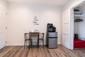 Studio Suite Near Beverly Hills for Two