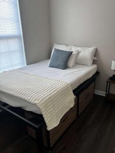 New Modern Stay Across from UNC-P with Pool & Gym