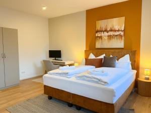 Blended Homes I Zentrales 98 qm Loft I 3 SZ I 6-8 Personen I Arbeitsplatz I Fitness