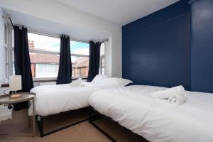 Comfy 3BR Home - Pool Table - Games - Sleeps 8