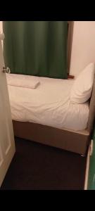 Comfy 3BR Home - Pool Table - Games - Sleeps 8