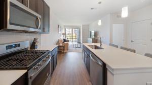 Landing Spectacular 1BD Clubhouse Gym