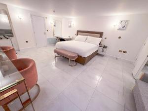 The Hadley Hotel