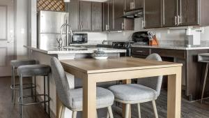 Landing Beautiful 1BD Gym Clubhouse