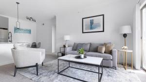 Landing Stunning 1BD Pool Gym