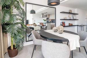 SR Oasis 325 luxury 3BDR with Sea View