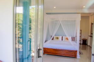 The Birdy Retreat Ella