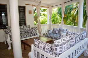 Swahili villa-pool and garden