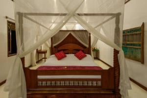 Villa with private pool, garden & terrace