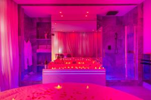 Love Suite Luxe, Lit rond 240, Jacuzzi XXL LED