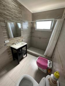 Casa 5 cuadras del mar con pileta