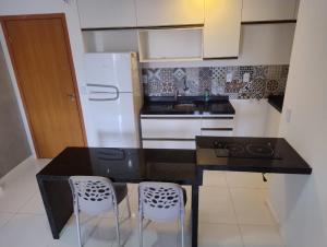 Ap 1 Quarto e sala com varanda a 100m da praia