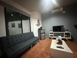 PURA VIDA AIRPORT STAY FREE SHUTTLe