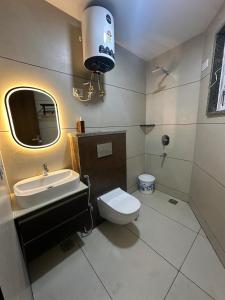 New Luxury 3BHK Near Yashobhoomi & Airport