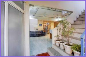 Hotel Atulyam Inn Near Vishwanath temple