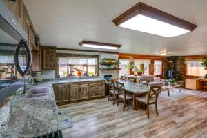 Libby Home with Mountain Views Gazebo and Fire Pit!