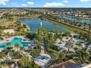 Luxury 5 BR, 4,5 Bath in Family Friendly Solara Resort Private Pool Free WiFi, Close to Parks