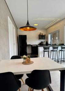 Casa Completa com Piscina 900 mt Praia