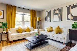 6 Mi to Downtown Cincy Group-Friendly Townhome!