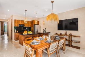 Jungle Penthouse w Sunset Rooftop Private Pool