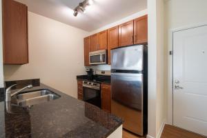 Landing Spectacular 1BD Rooftop Lounge Gym