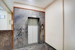 Hotel O Rani Durgawati Crossway Formerly Orient Palace