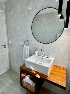 Departamento moderno y en contacto con naturaleza