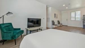 Landing Apartments - Sunset View