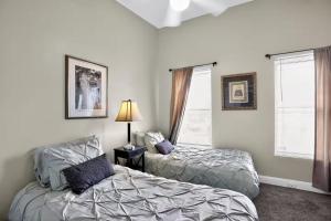 2BR w Private Patio • Near Waterfront • Parking