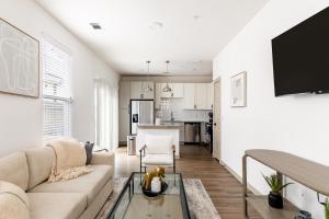 Landing Apartments - Skyline Prairie