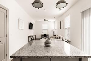 Landing Apartments - Skyline Prairie