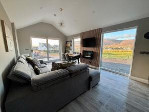 Beyond The Waters Edge Chalet