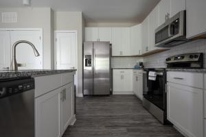 Landing Stylish 1BD Clubhouse Game Room