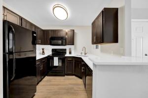 Landing Apartments - Boulders at Lookout Mountain