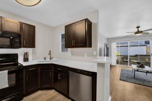 Landing Apartments - Boulders at Lookout Mountain