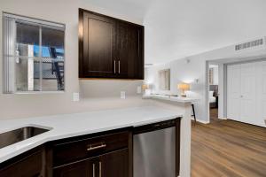 Landing Apartments - Boulders at Lookout Mountain