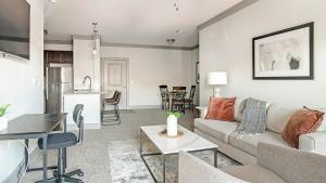 Landing Stunning 3BD Gym Pool